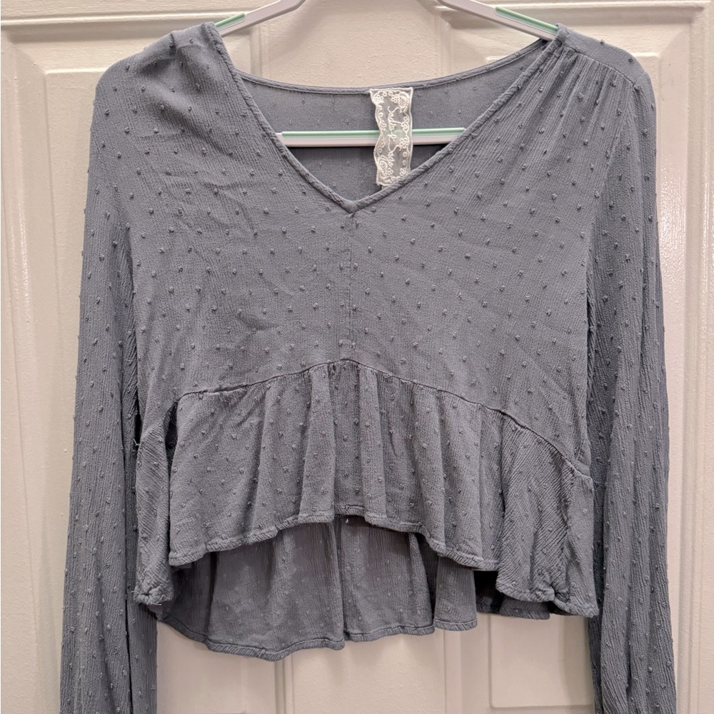 Sadie and Sage Gray Peplum Top Large